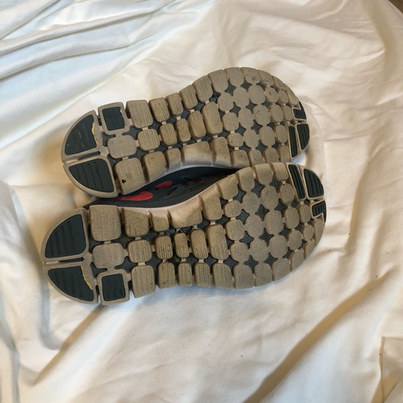 3/$20 Nike gray and pink sneakers - Picture 3 of 5